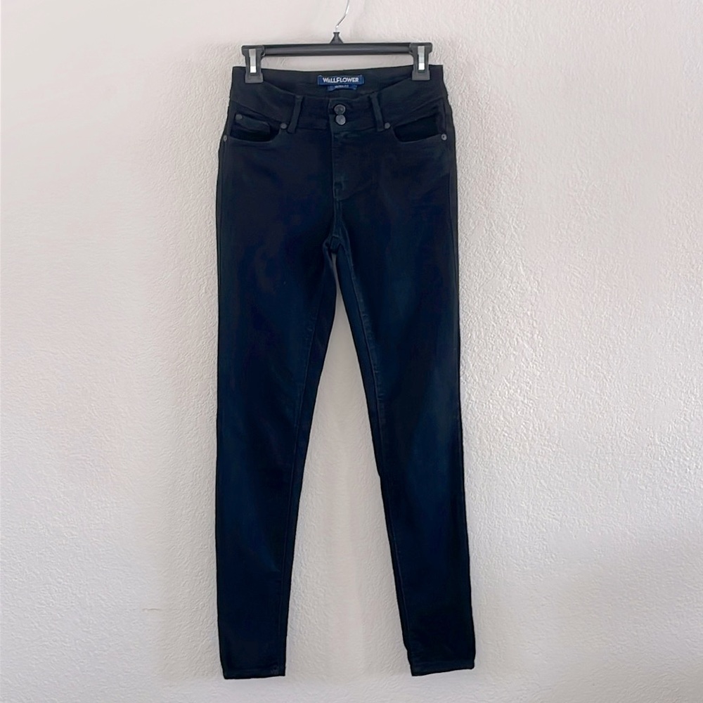 Wallflower Ultra Fit Jeggings